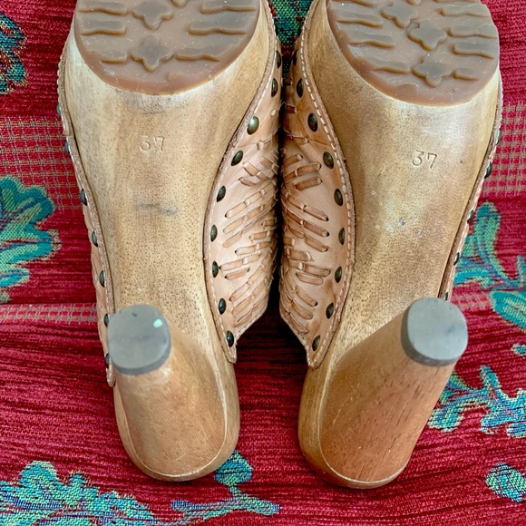 Gorgeous Zara studded high heeled clogs camel color size 37 eu 6.5 US - Picture 3 of 6